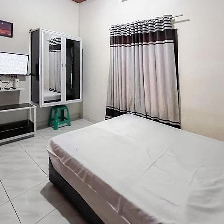 Kostel 99 Pangkal Pinang Redpartner Hotell Exteriör bild