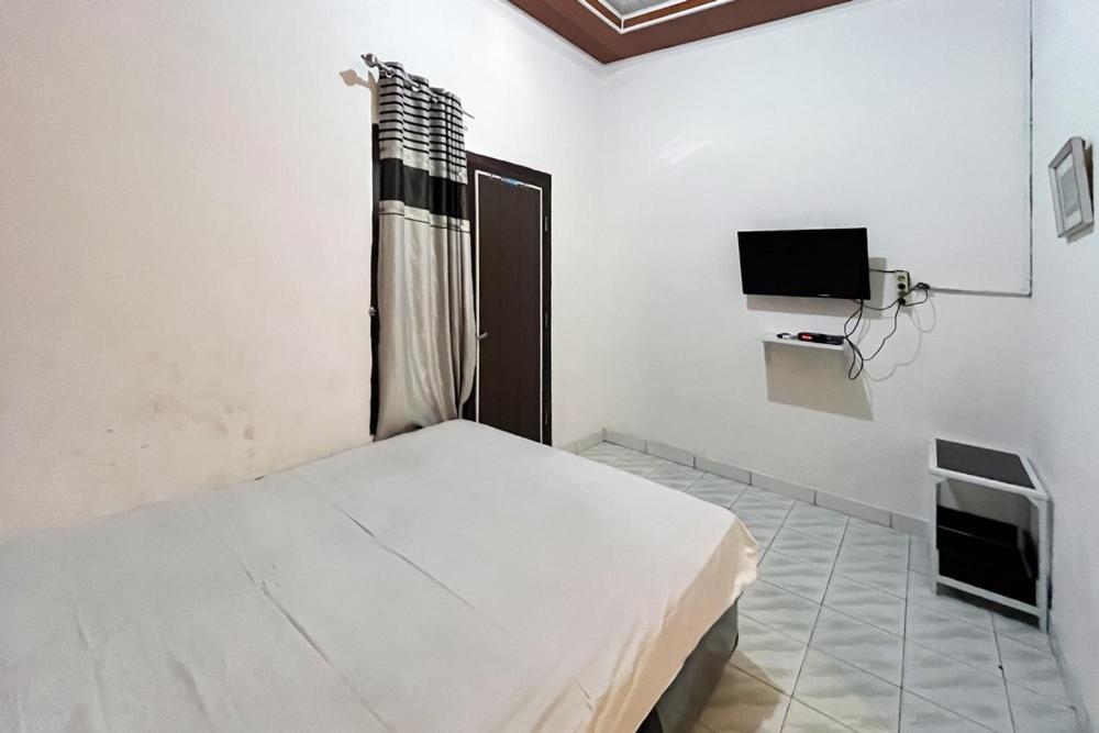 Kostel 99 Pangkal Pinang Redpartner Hotell Exteriör bild