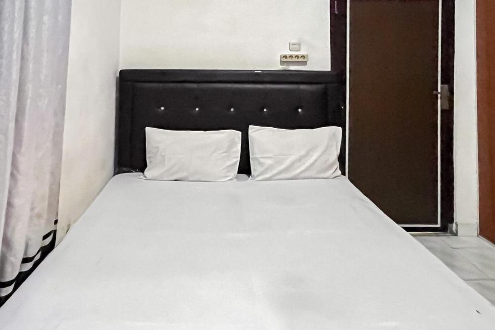 Kostel 99 Pangkal Pinang Redpartner Hotell Exteriör bild