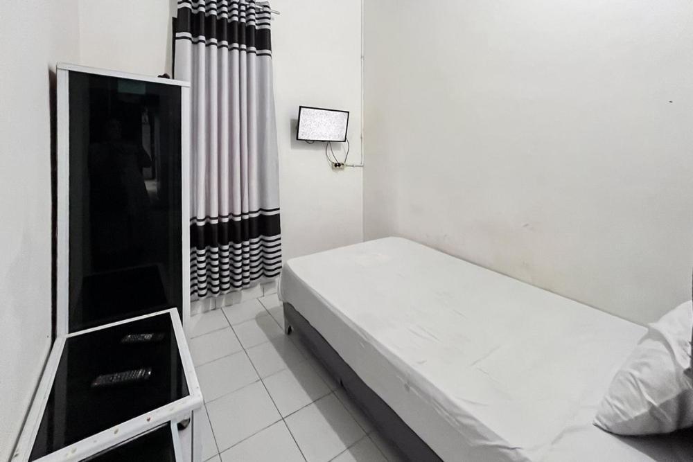 Kostel 99 Pangkal Pinang Redpartner Hotell Exteriör bild