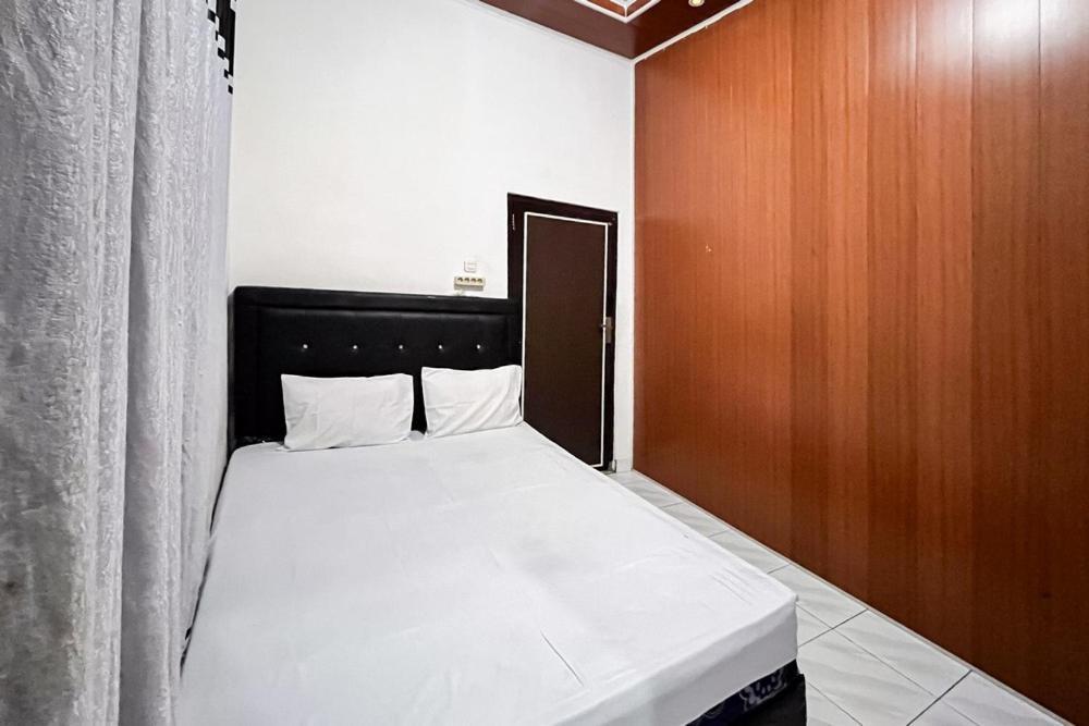 Kostel 99 Pangkal Pinang Redpartner Hotell Exteriör bild